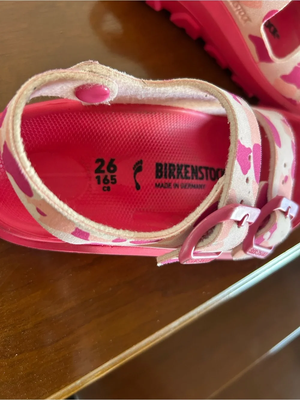 Toddler girls Size 8 Pink Camo Birkenstocks/Mogami Camo Rose Sandals